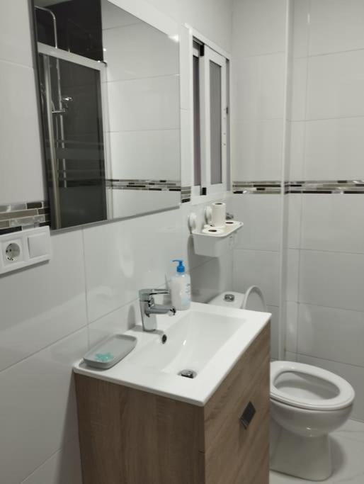 Apartamento Acogedor. Gelves Bagian luar foto