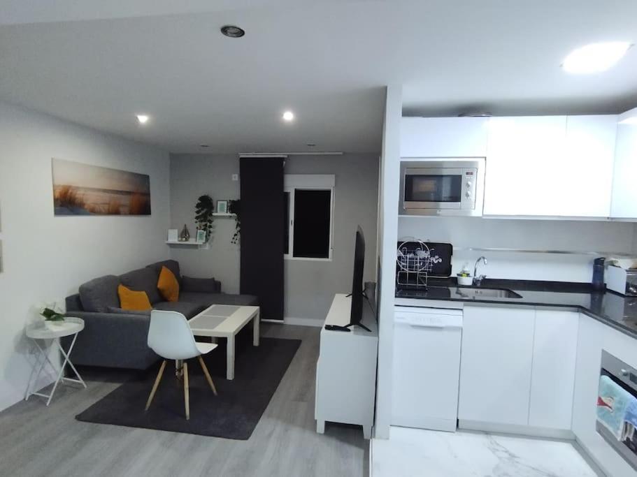 Apartamento Acogedor. Gelves Bagian luar foto